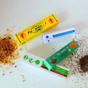 Eine praktische Kombination aus vier unserer Kräutercremes aus der Slowakei. Die Packung enthält 1 Stück Fix Creme 1, 1 Stück Fix Creme H, 1 Stück Kampfercreme und 1 Stück Calciumpantothenicum Creme. Gesundheitspaket.